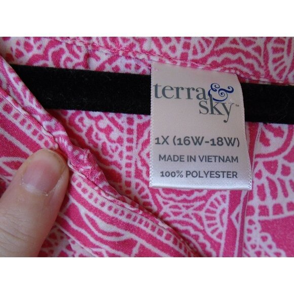 Terra & Sky Brand Women 1X (16W-18W) Polyester Tie Front Blouse Pink White Print - Picture 2 of 6